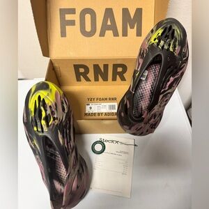 Adidas Yeezy Foam Runner 'MX Carbon Sz-9